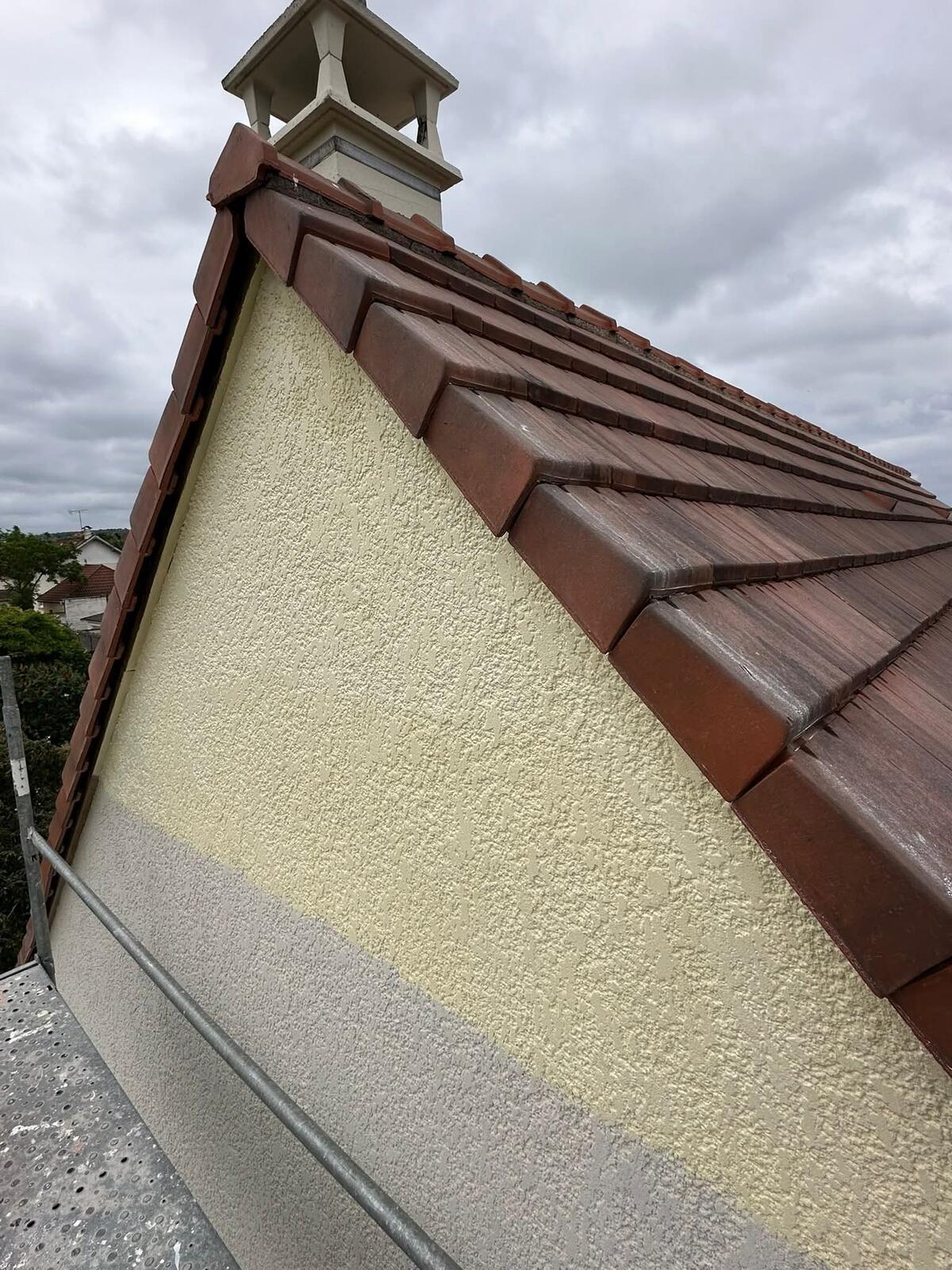 Rénovation des façades en peinture ou enduit projeté